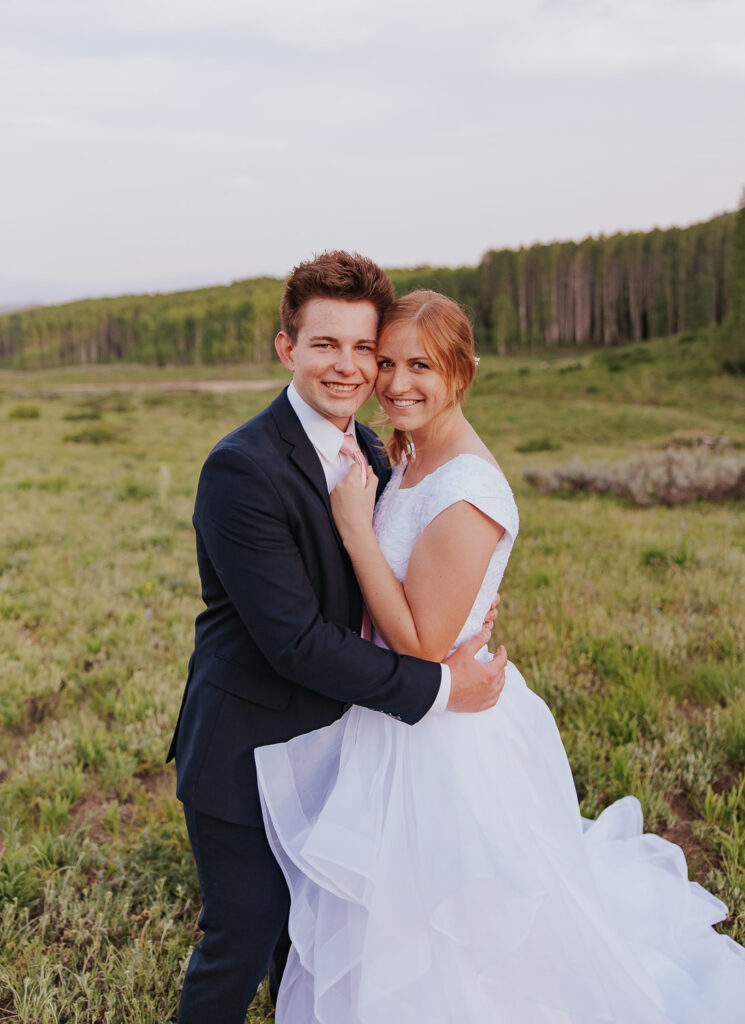 Intimate Utah wedding pose