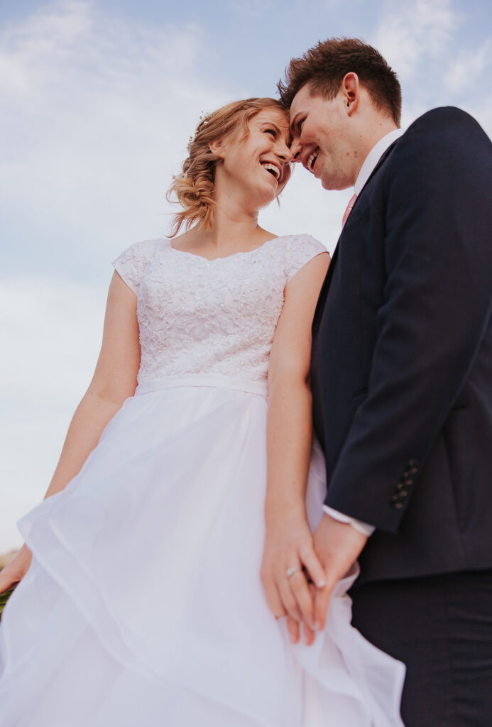 Idea for detailed image of engagement and wedding ring