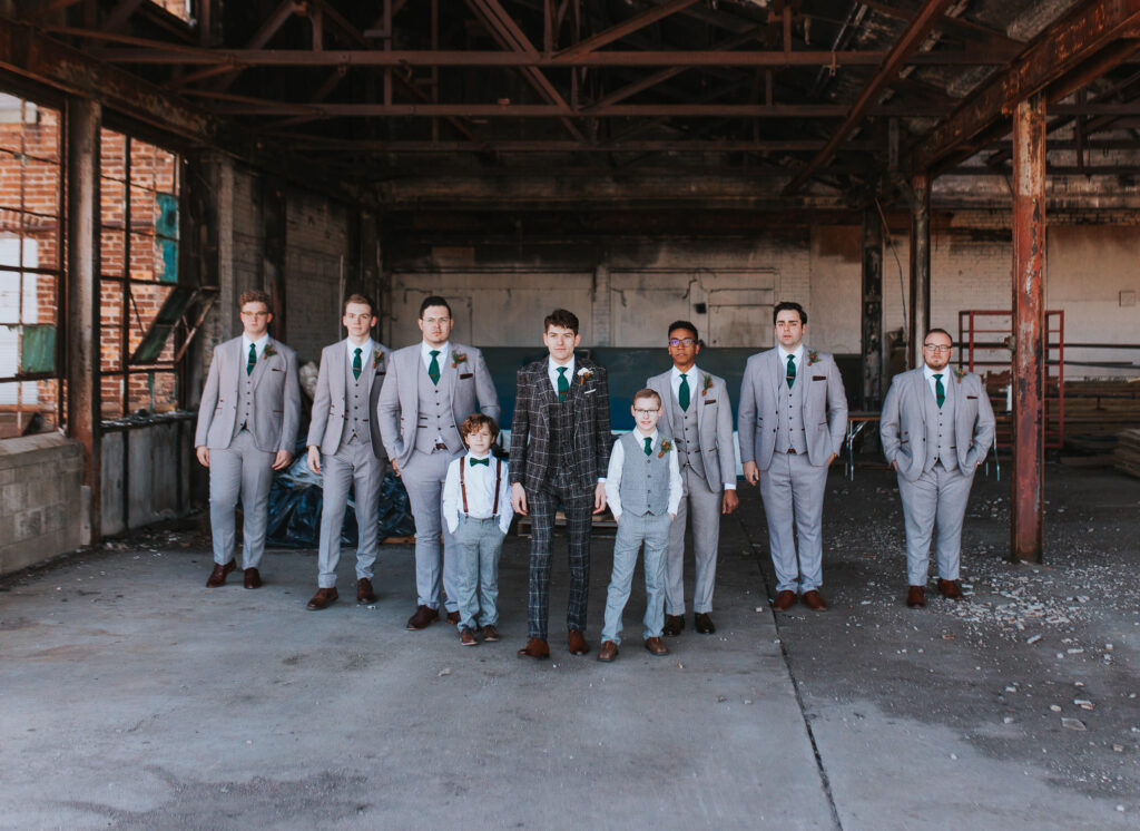 Groomsmen pose ideas