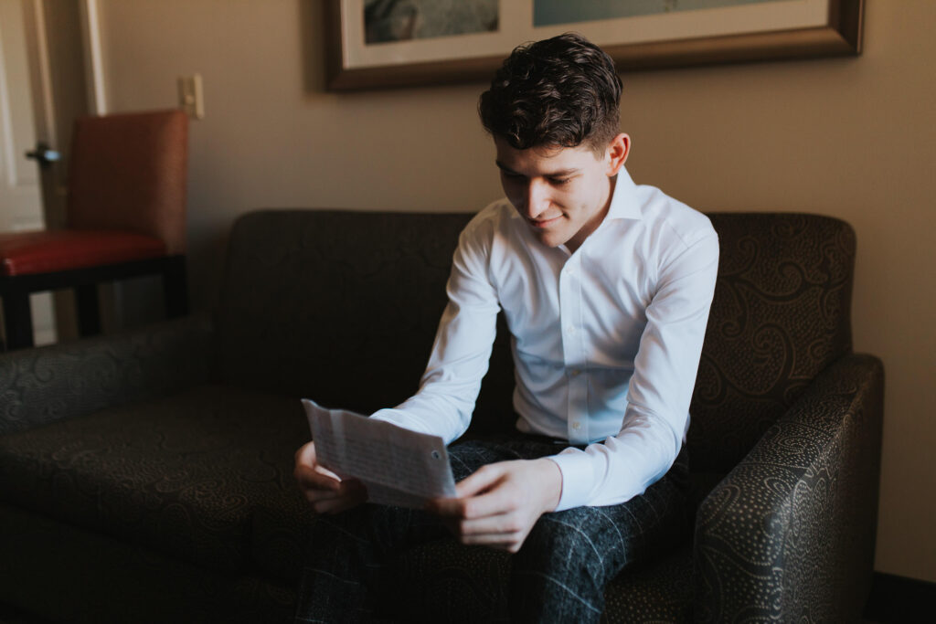 Groom reads vow letter from bride before wedding in Ohio